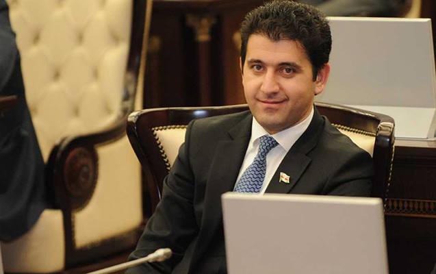 gencede-cavad-xanin-heykelinin-ucaldilmasi-yaxsi-olardi